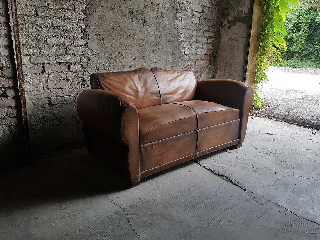 Divano Club Moustache – foto 2 – noleggio Rusted Vintage