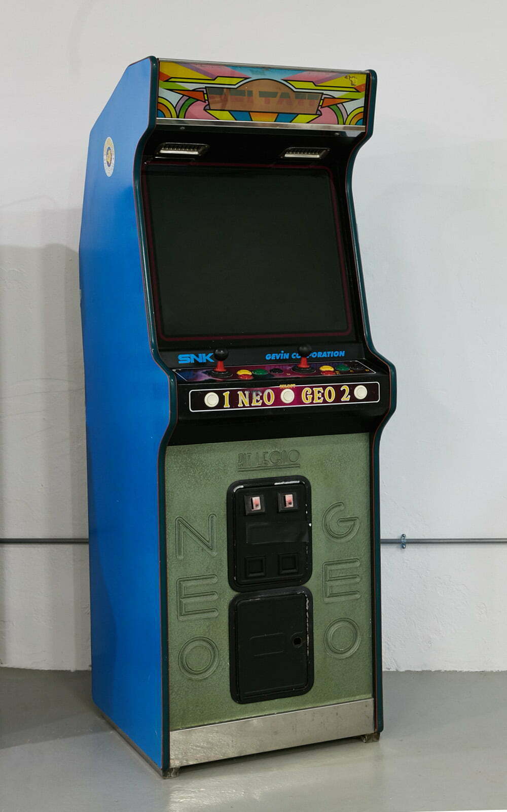 Cabinato Neo Geo – noleggio Rusted Vintage