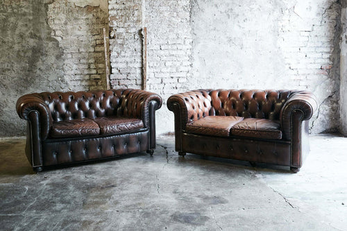 Coppia Divani Chesterfield Anni 50 – noleggio Rusted Vintage