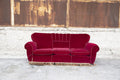 Divano Rosso in Velluto – noleggio Rusted Vintage