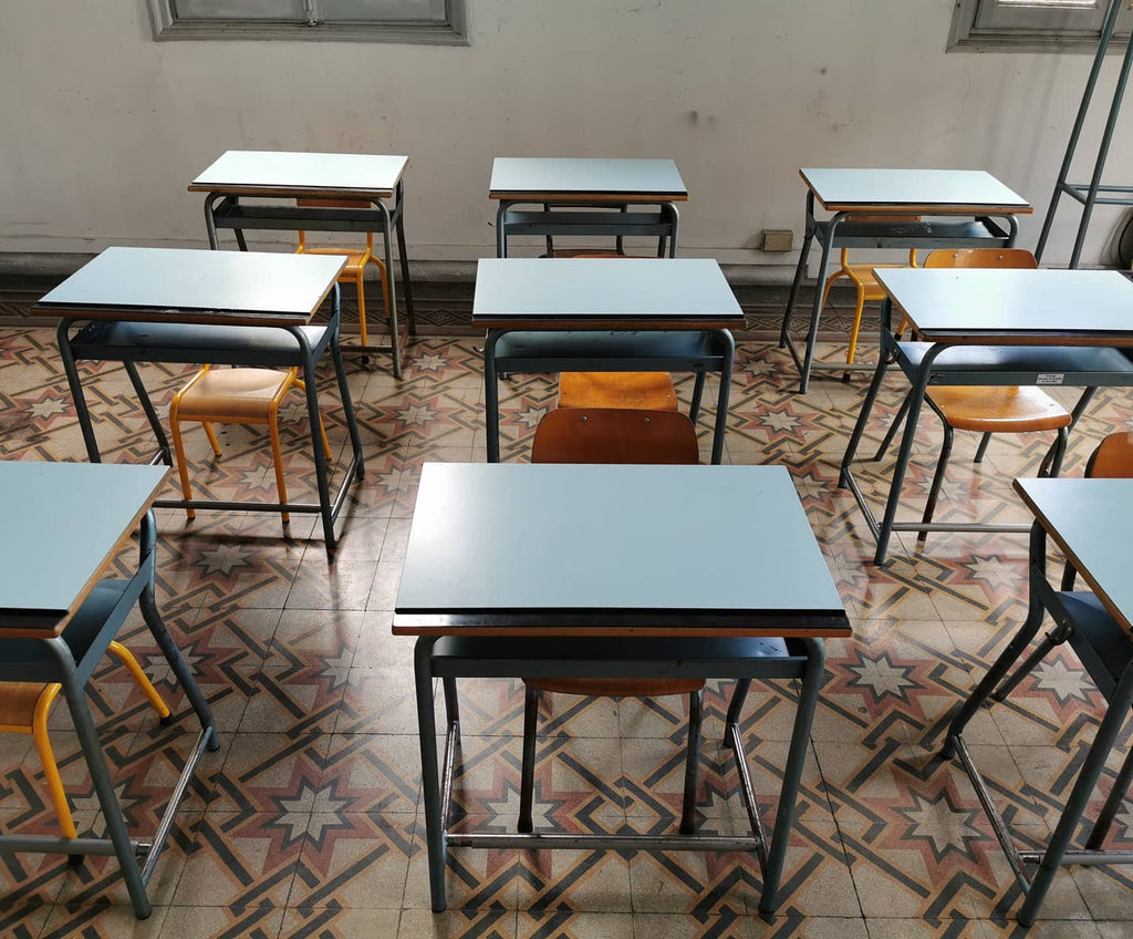 Set Scuola Elementare – foto 2 – noleggio Rusted Vintage