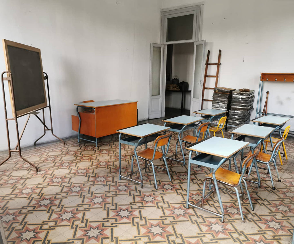 Set Scuola Elementare – foto 3 – noleggio Rusted Vintage
