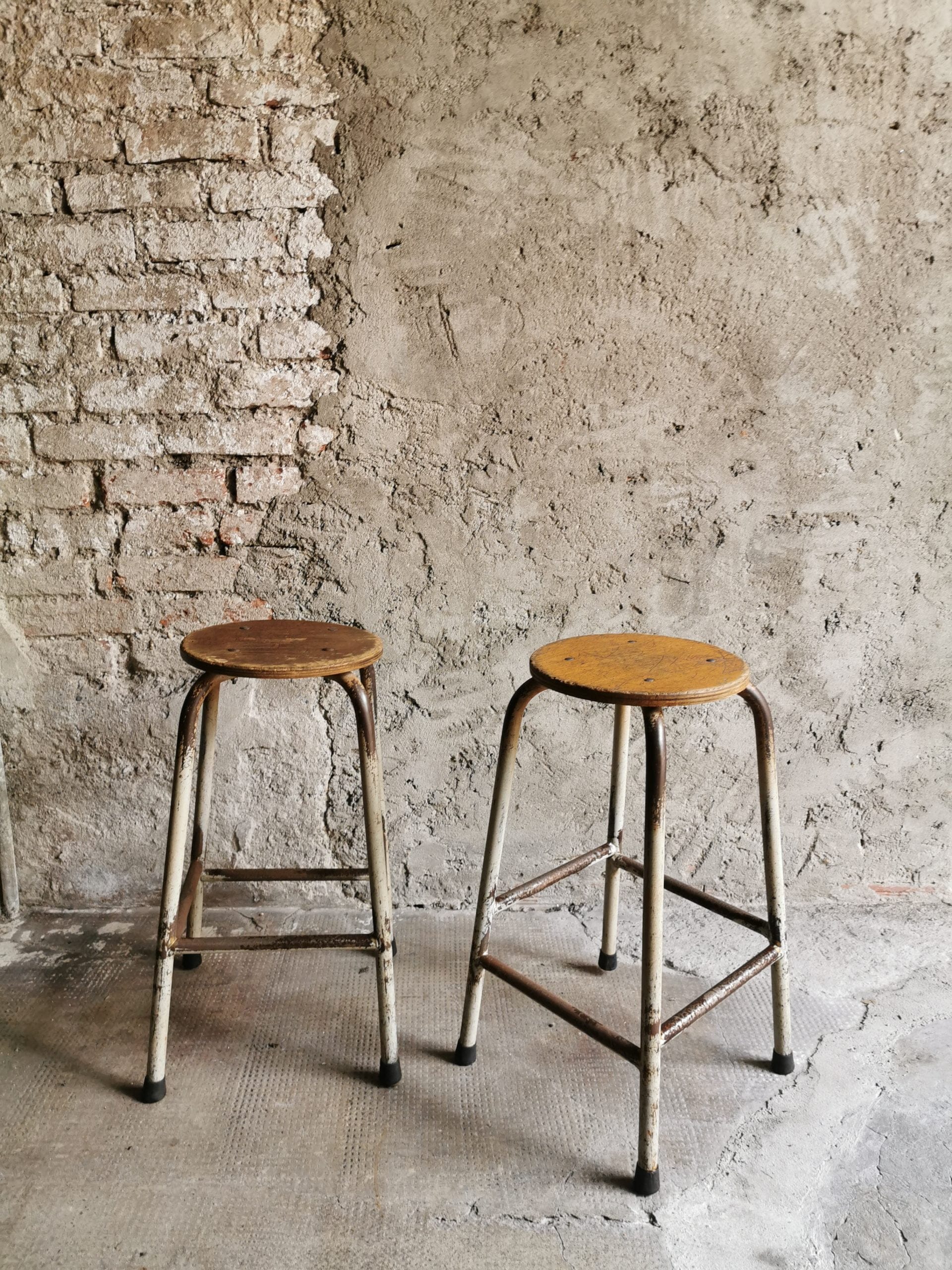 Sgabelli Factory – foto 4 – noleggio Rusted Vintage