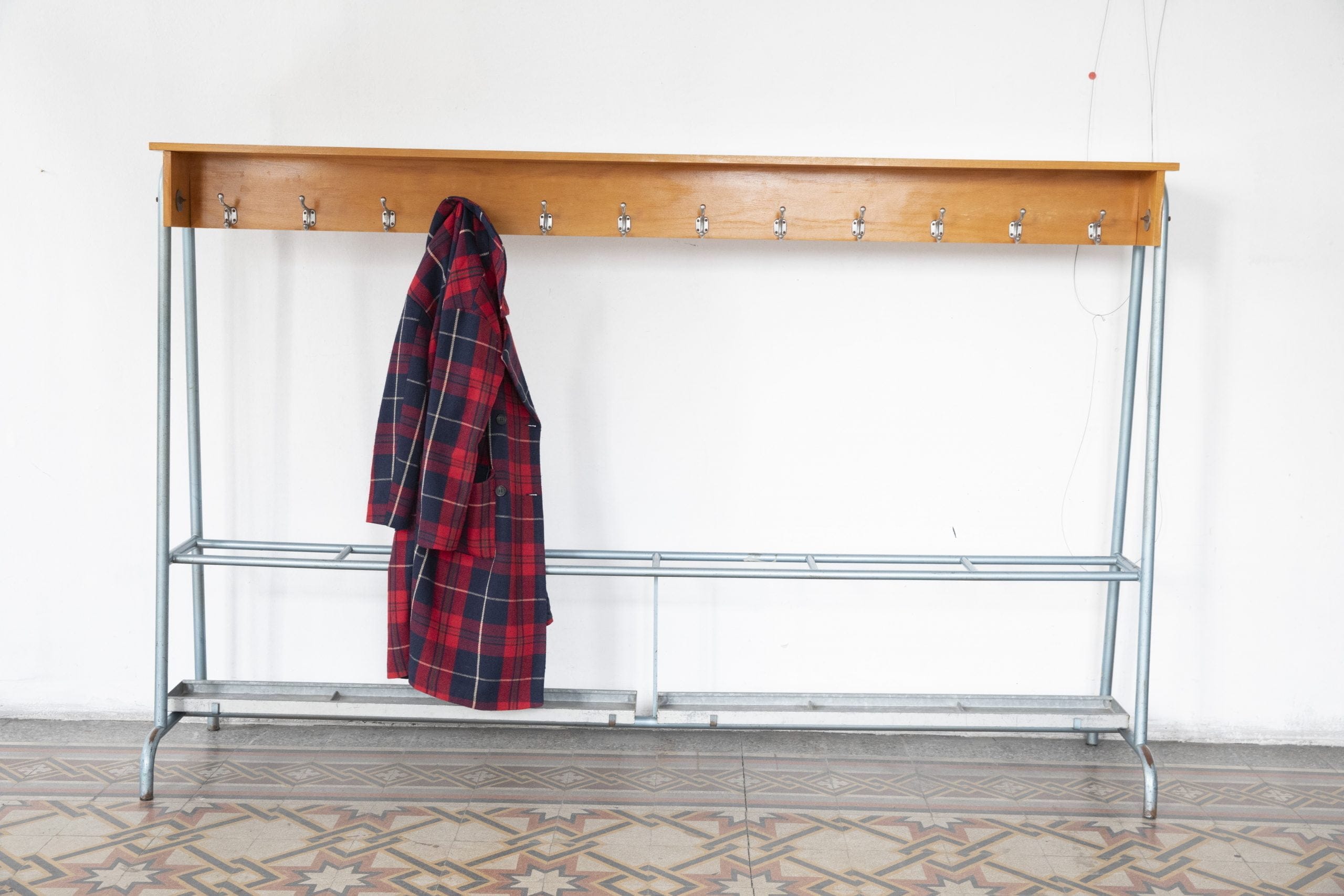 Appendiabiti Scuola – noleggio Rusted Vintage