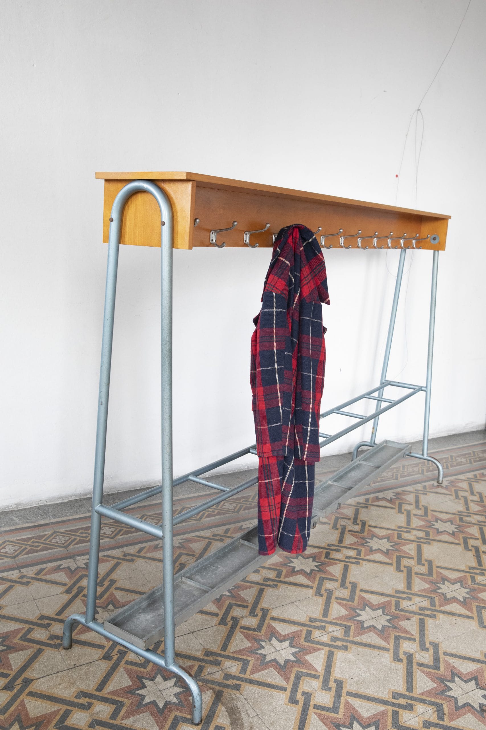 Appendiabiti Scuola – foto 2 – noleggio Rusted Vintage