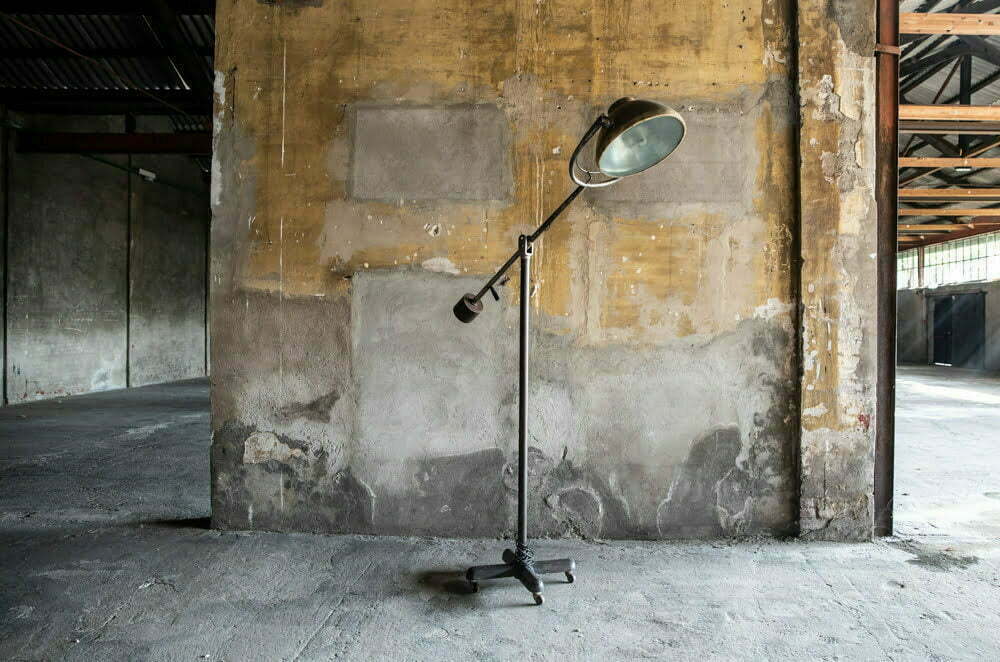 Lampada da Campo Industrial – noleggio Rusted Vintage