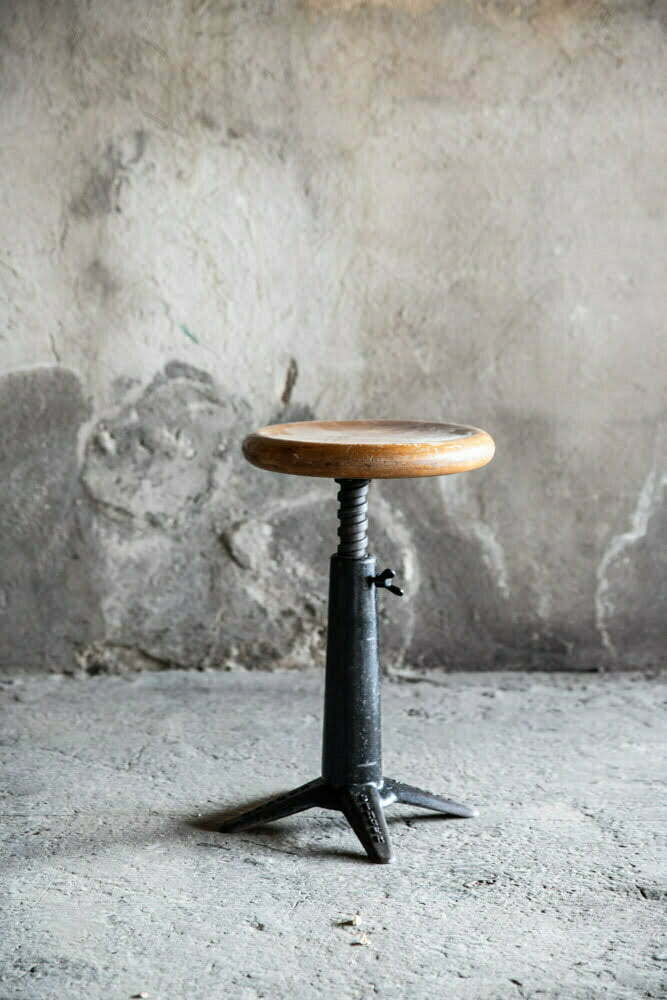 Sgabello Singer – foto 2 – noleggio Rusted Vintage