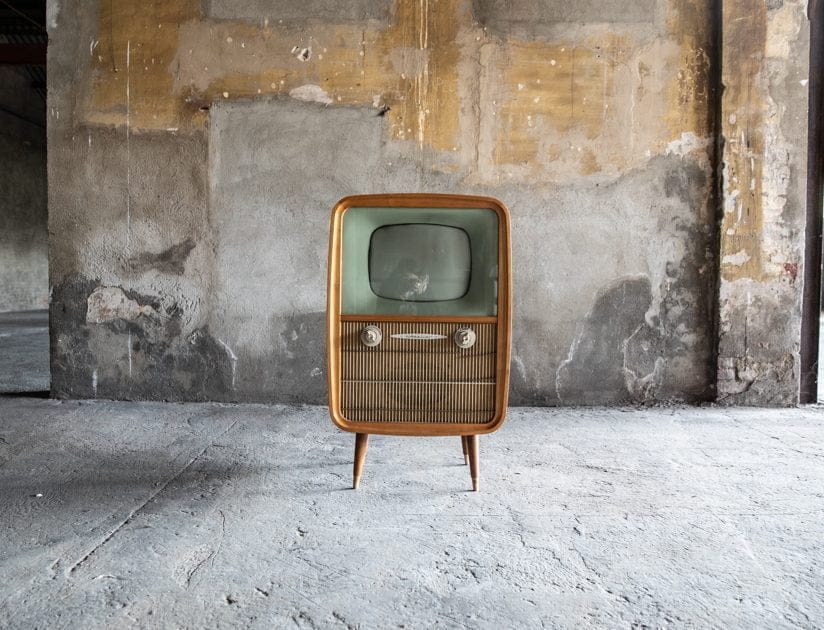 Television Rafena Atelier – noleggio Rusted Vintage