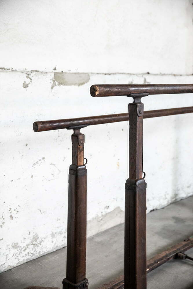 Parallelle Simmetriche Vintage – foto 3 – noleggio Rusted Vintage