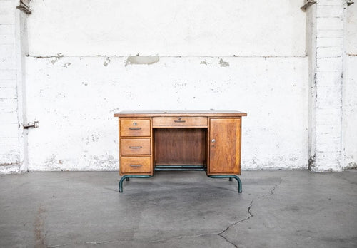 Cattedra Scuola Francese Anni 50 – noleggio Rusted Vintage