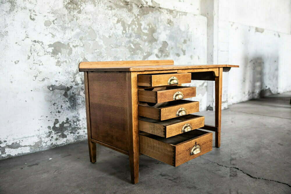 Scrivania Ufficio Anni 30 – foto 3 – noleggio Rusted Vintage