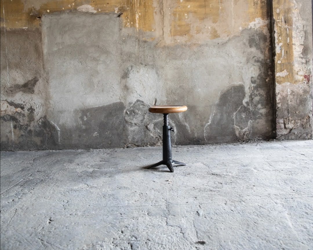 Sgabello Singer – foto 5 – noleggio Rusted Vintage