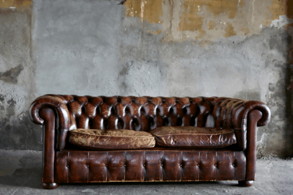 Divano Chesterfield – noleggio Rusted Vintage